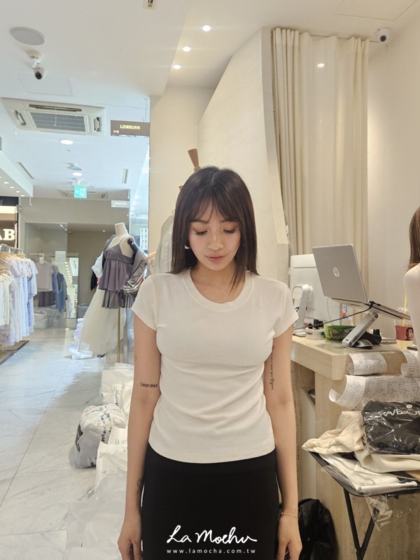圓領素面棉質上衣